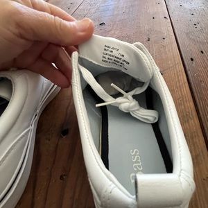 Women’s Sneakers